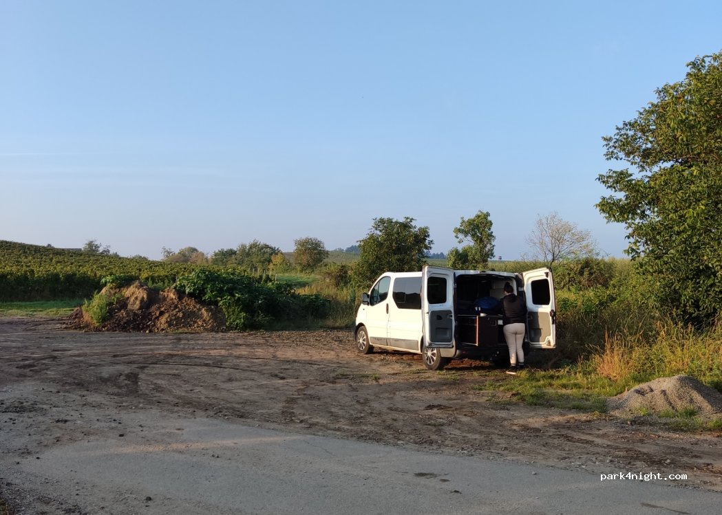 (691 05) Zaječí - U Vily — foto 2