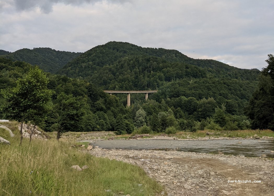() Gura Siriului - DN10 — foto 2