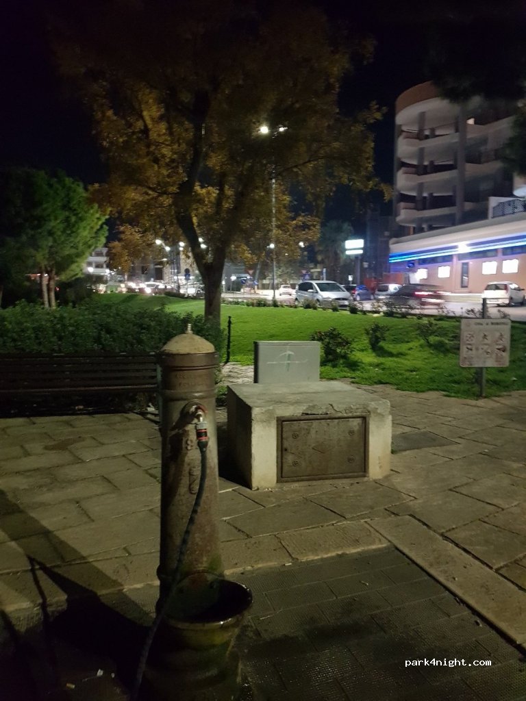 (70043) Monopoli - 32 Piazza San Anna — foto