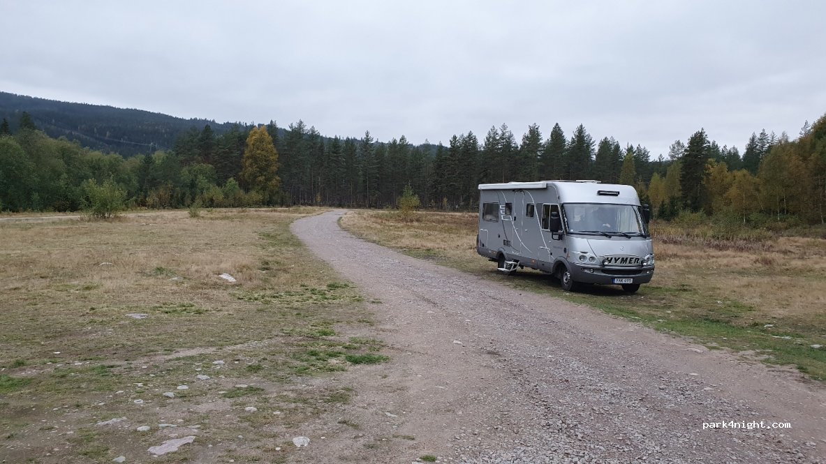(680 52) Ambjörby - 4 SNICKARBACKEN — foto