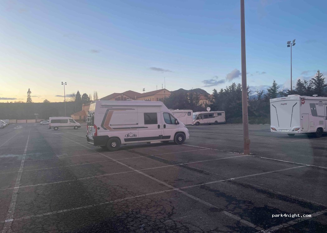 Área de Autocaravanas Sabiñánigo — foto 5