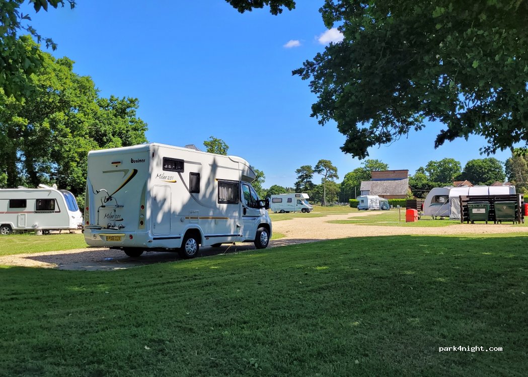 Long Meadow Campsite — foto 2