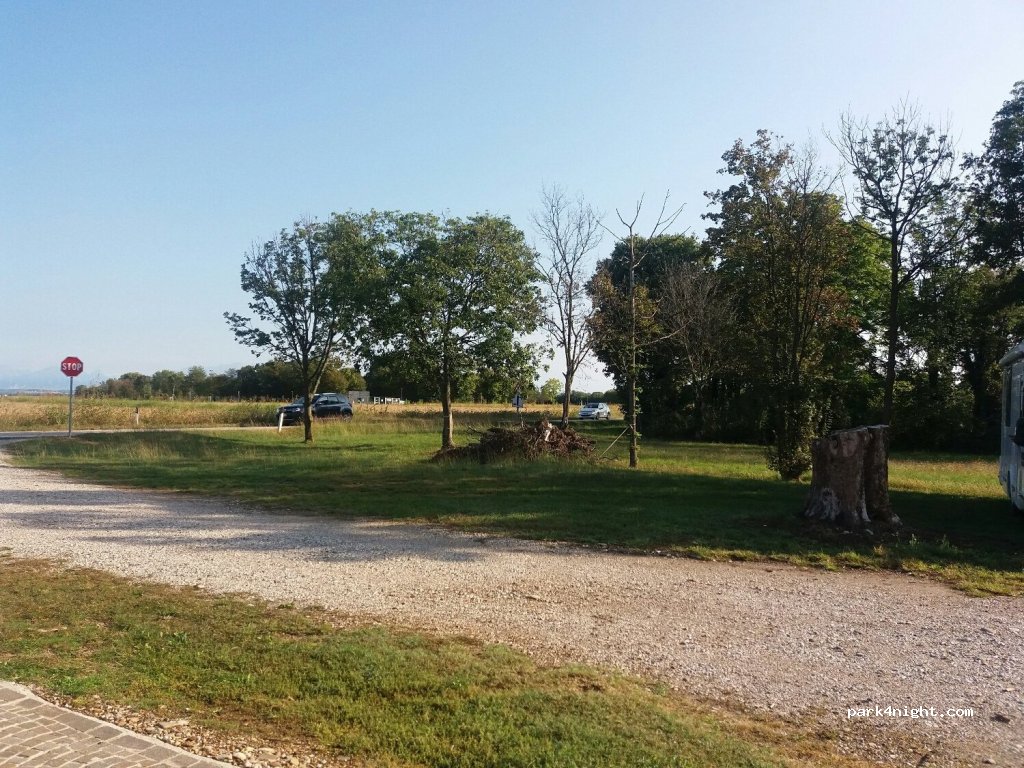 (33036) Mereto di Tomba - Strada Provinciale 52 — foto 3