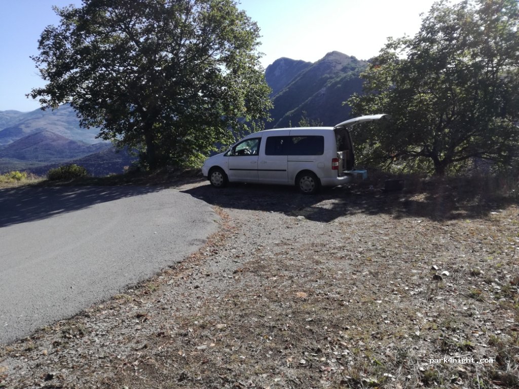 (84020) Petina - Unnamed Road — foto