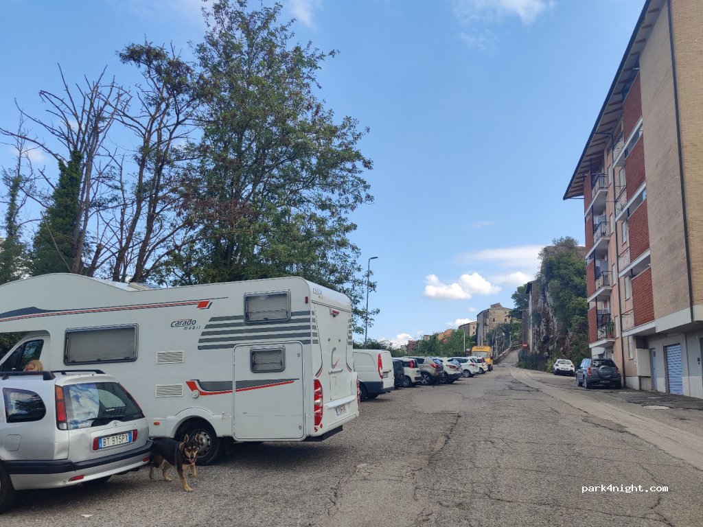 (01028) Orte - 2 Via della Rocca — foto