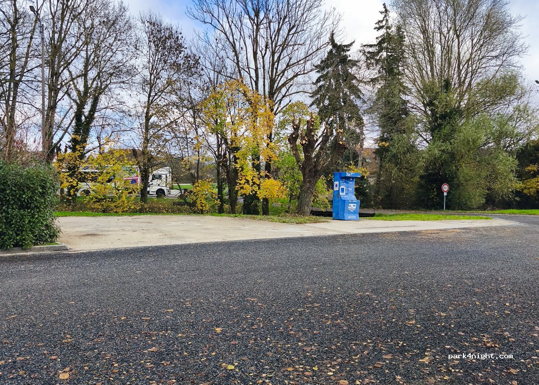 (70700) Bucey-lès-Gy - Chemin du Stade — foto 2