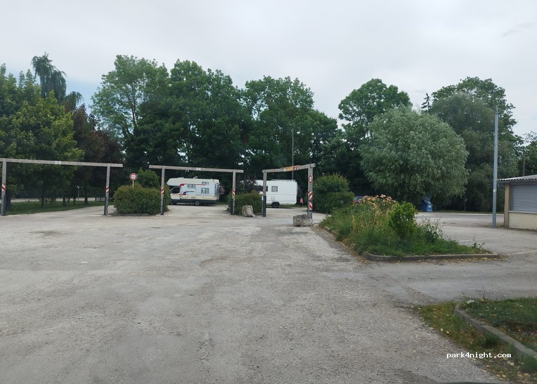 (70700) Bucey-lès-Gy - Chemin du Stade — foto 3
