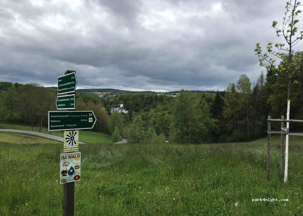 Rastplatz mit Blick auf Schloss Rauenstein — foto 3