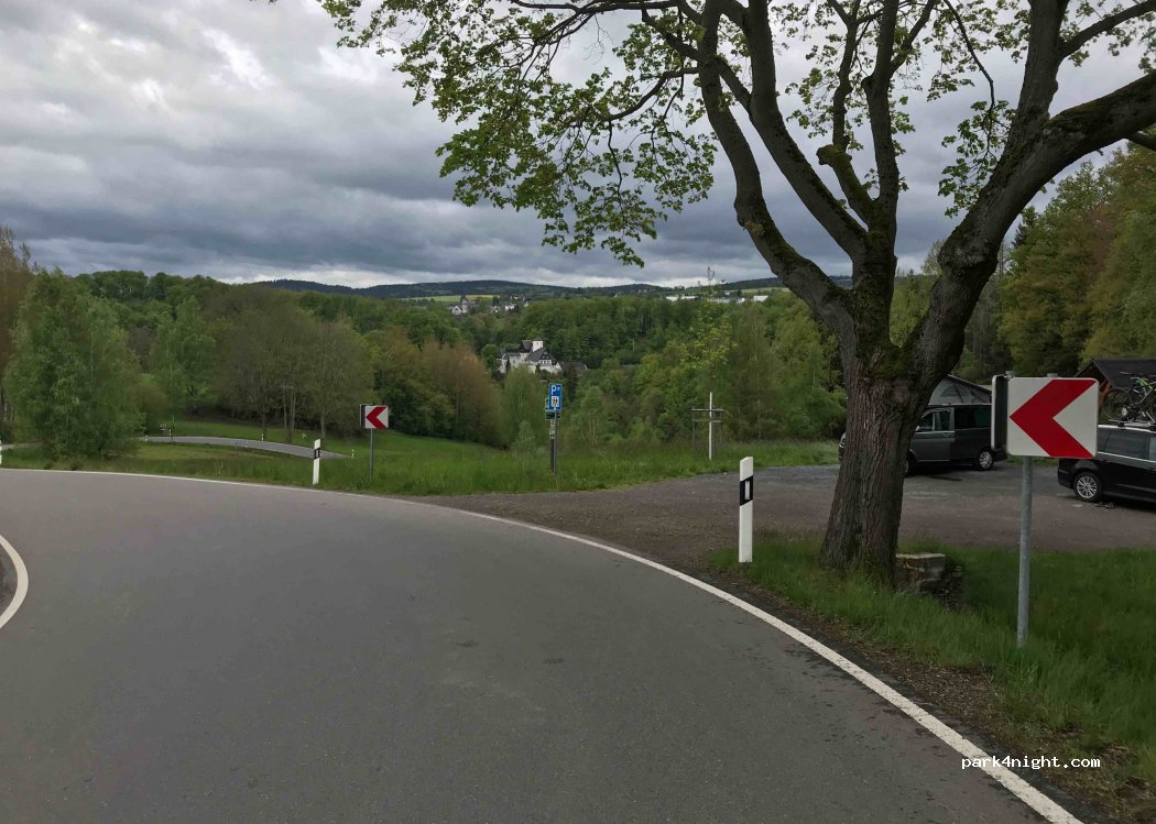 Rastplatz mit Blick auf Schloss Rauenstein — foto 4
