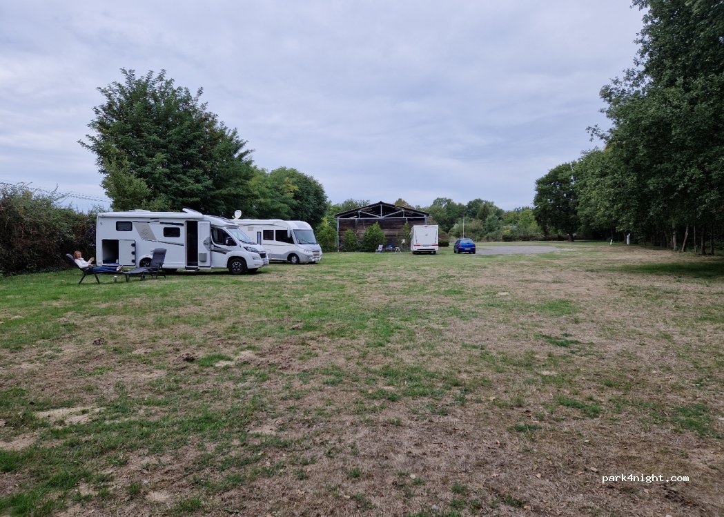 Aire privee de camping- car du bois Chaudron — foto 2