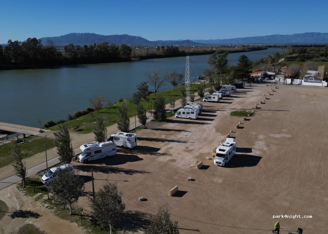 Area de autocaravanes Deltebre — foto 4