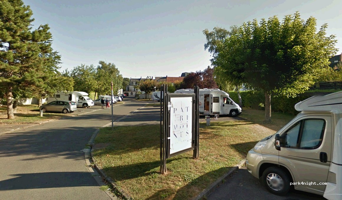 (37800) Sainte-Maure-de-Touraine - Avenue Ronsard — foto