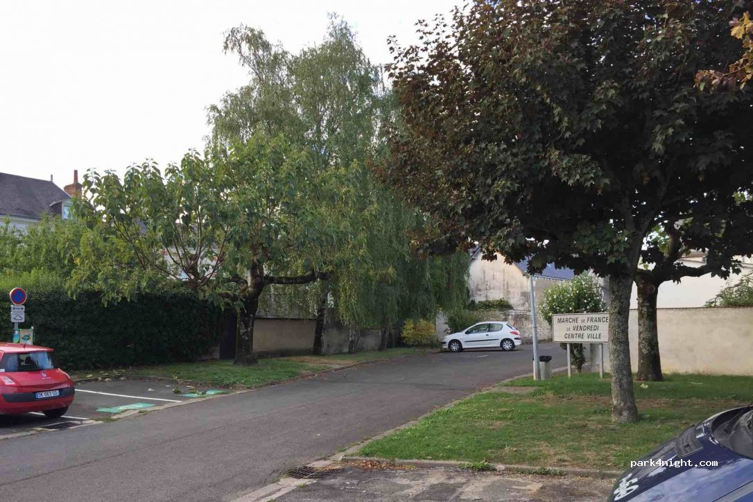 (37800) Sainte-Maure-de-Touraine - Avenue Ronsard — foto 2