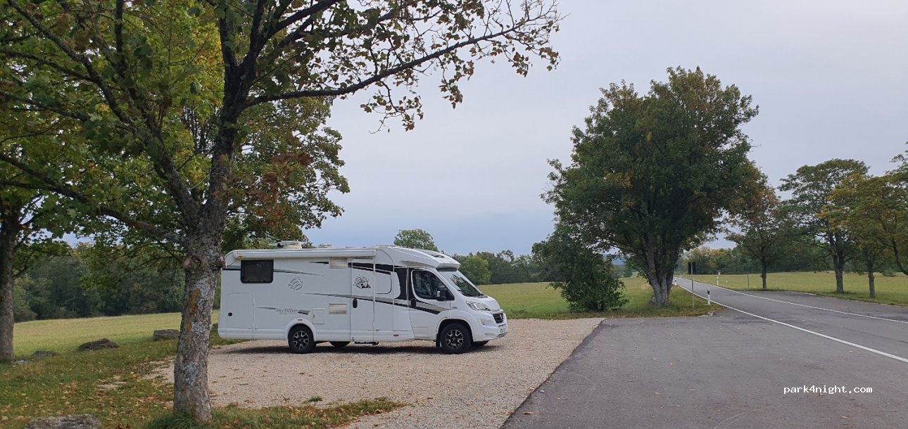 Wanderparkplatz Roßbergwiesen — foto