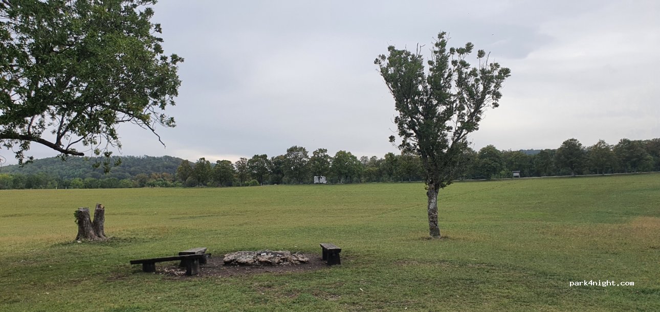 Wanderparkplatz Roßbergwiesen — foto 2
