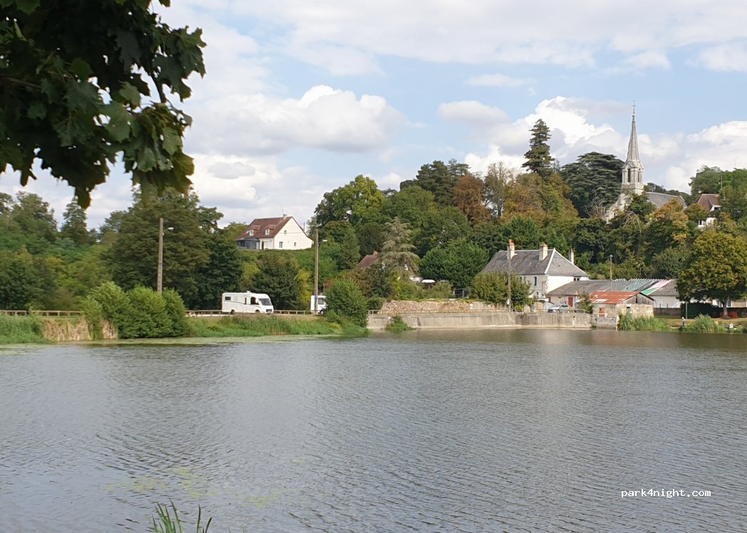 (37330) Château-la-Vallière - D749 — foto 3