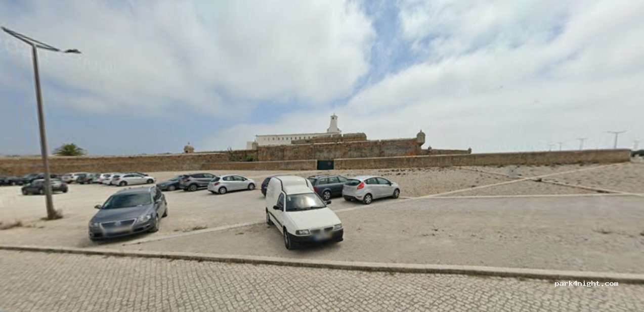 (2520) Peniche - 12 Campo da República — foto