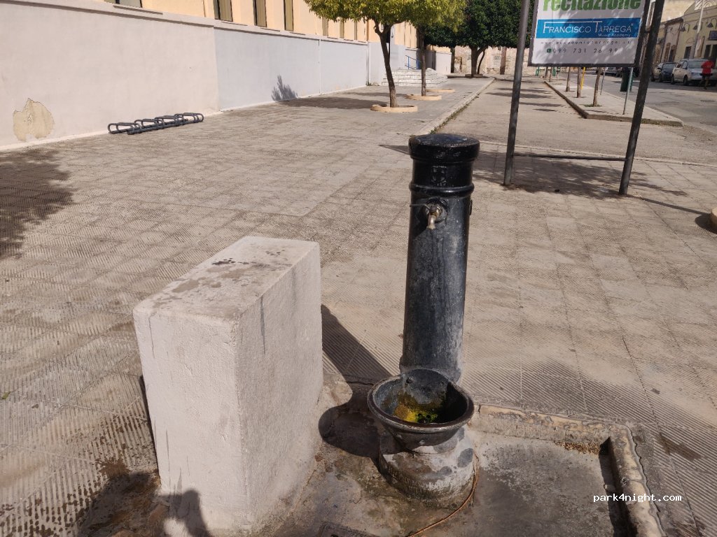 (74122) Taranto - 59 Via Domenico Savino — foto