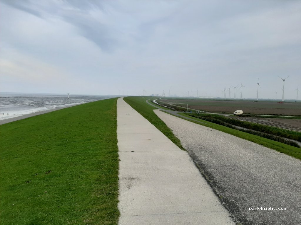 (9982) Uithuizermeeden - Unnamed Road — foto