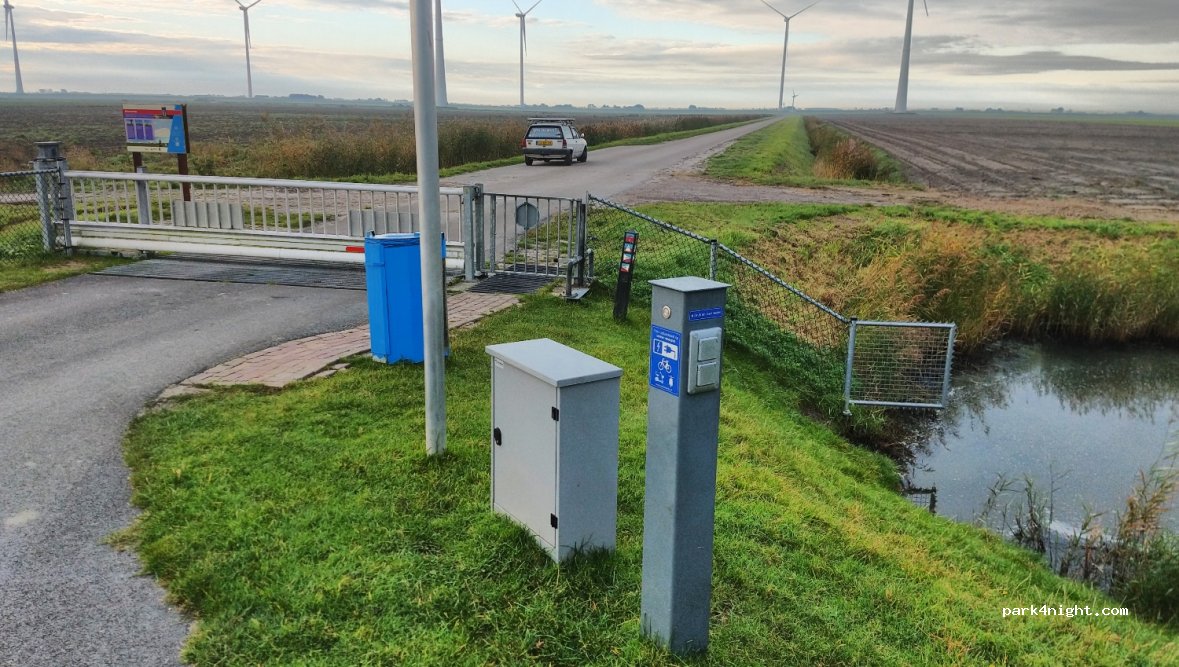 (9982) Uithuizermeeden - Unnamed Road — foto 2