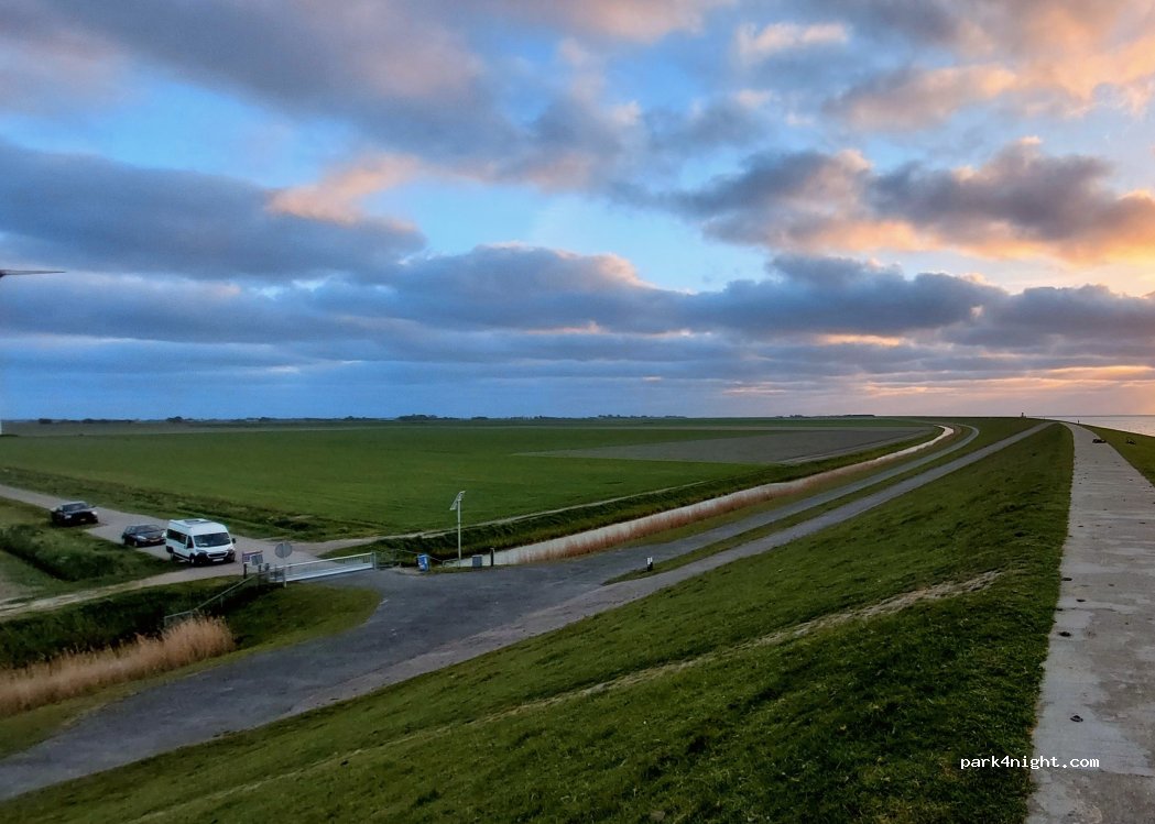 (9982) Uithuizermeeden - Unnamed Road — foto 5