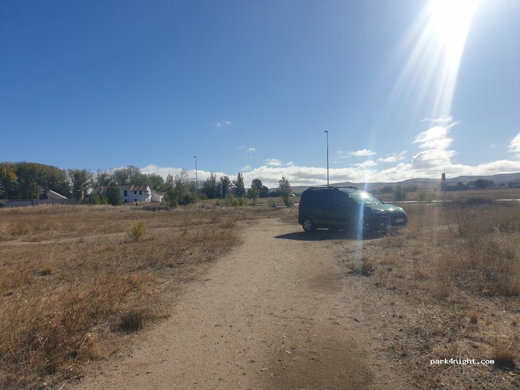 (05003) Ávila - 3 Arrabal 2/3 Camino del Cerezo — foto 3