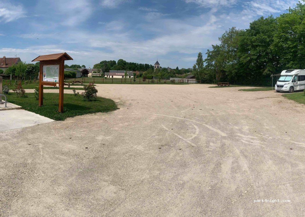 Aire de camping-car Nibelle — foto 2