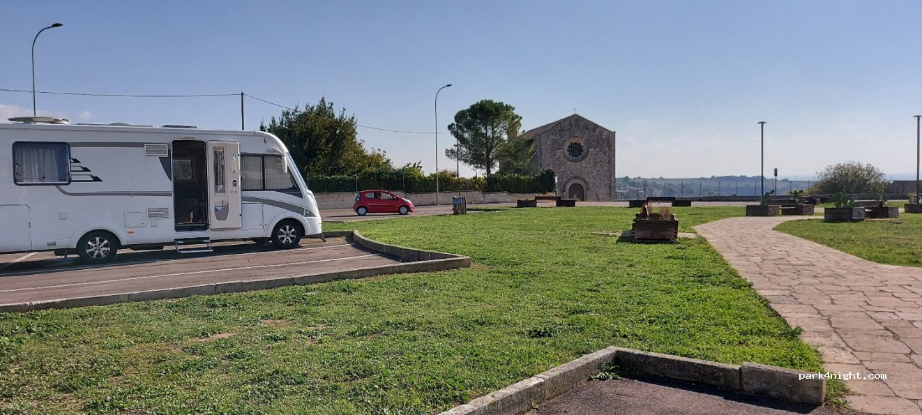 (74011) Castellaneta - Via Basilicata — foto 2