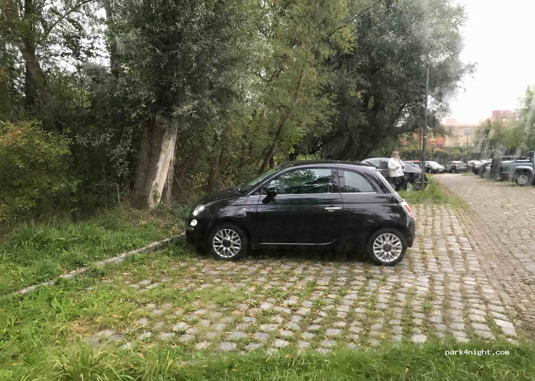 Parkplatz Wiesenstraße — foto
