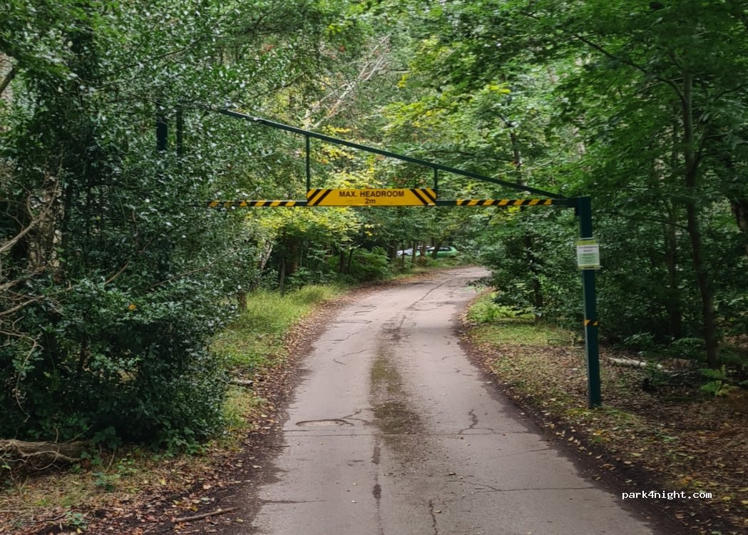 (RG19 8DB) Greenham - 41 Burys Bank Road — foto