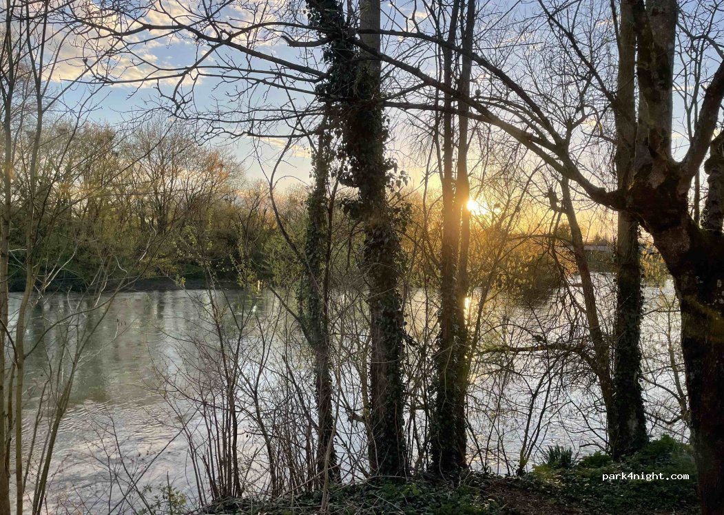 (58400) La Charité-sur-Loire - 9 Quai Romain Mollot — foto 5