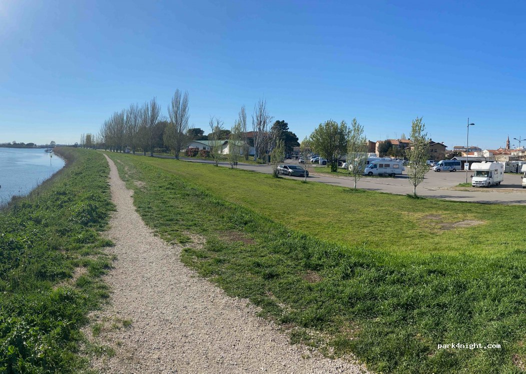 (44022) Comacchio - 20 Via dello Squero — foto 2