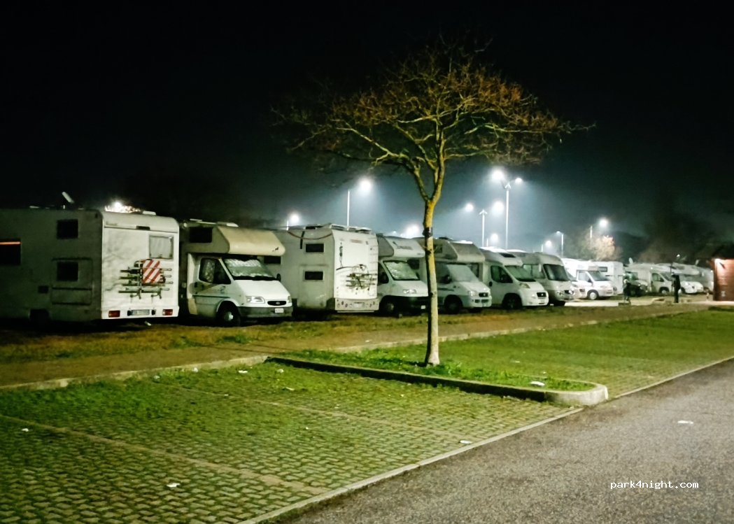 (44022) Comacchio - 20 Via dello Squero — foto 4