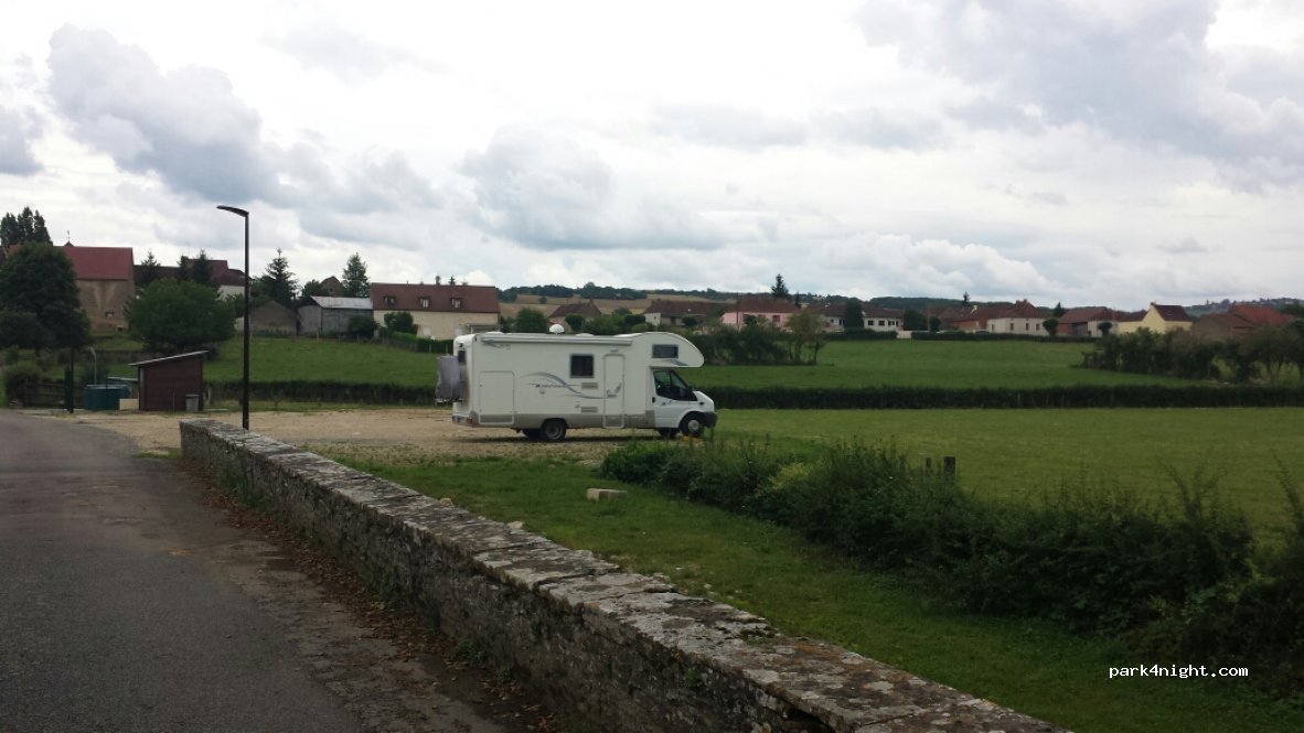 (71460) Germagny - Le Bourg — foto