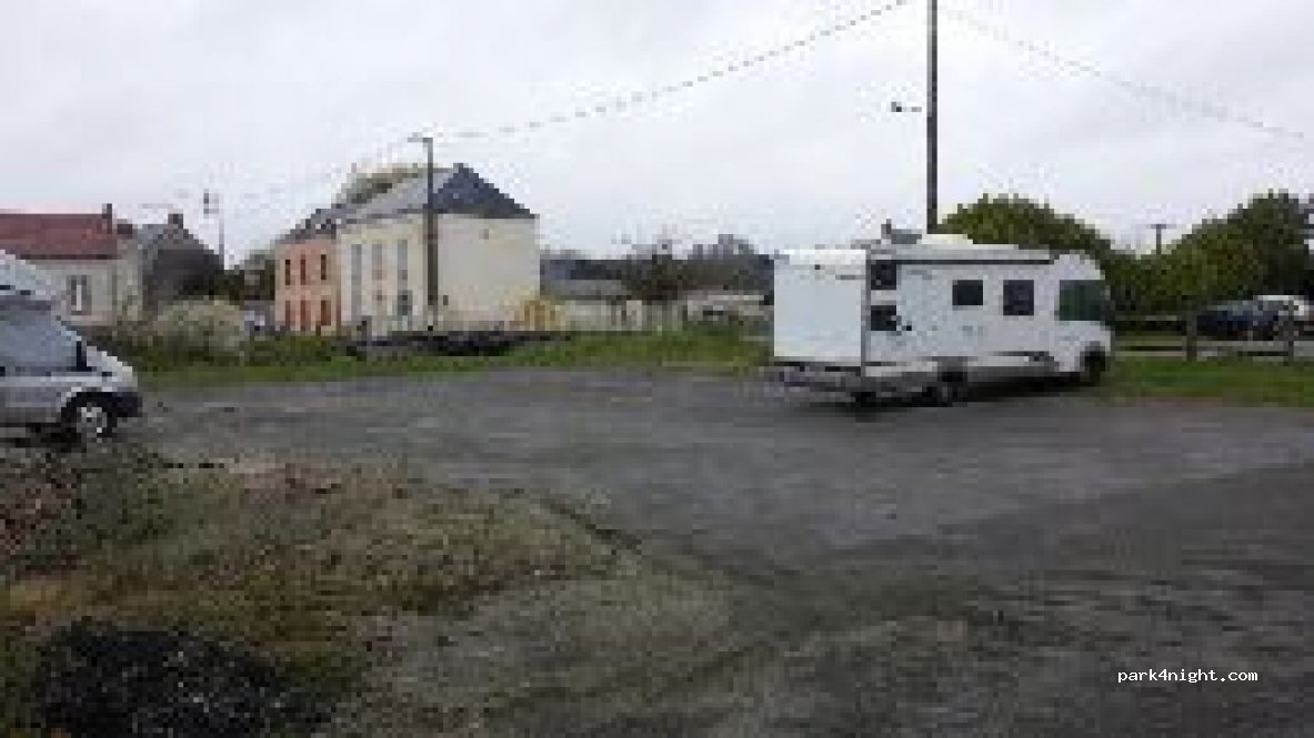 (53950) Louverné - La Gare — foto 3