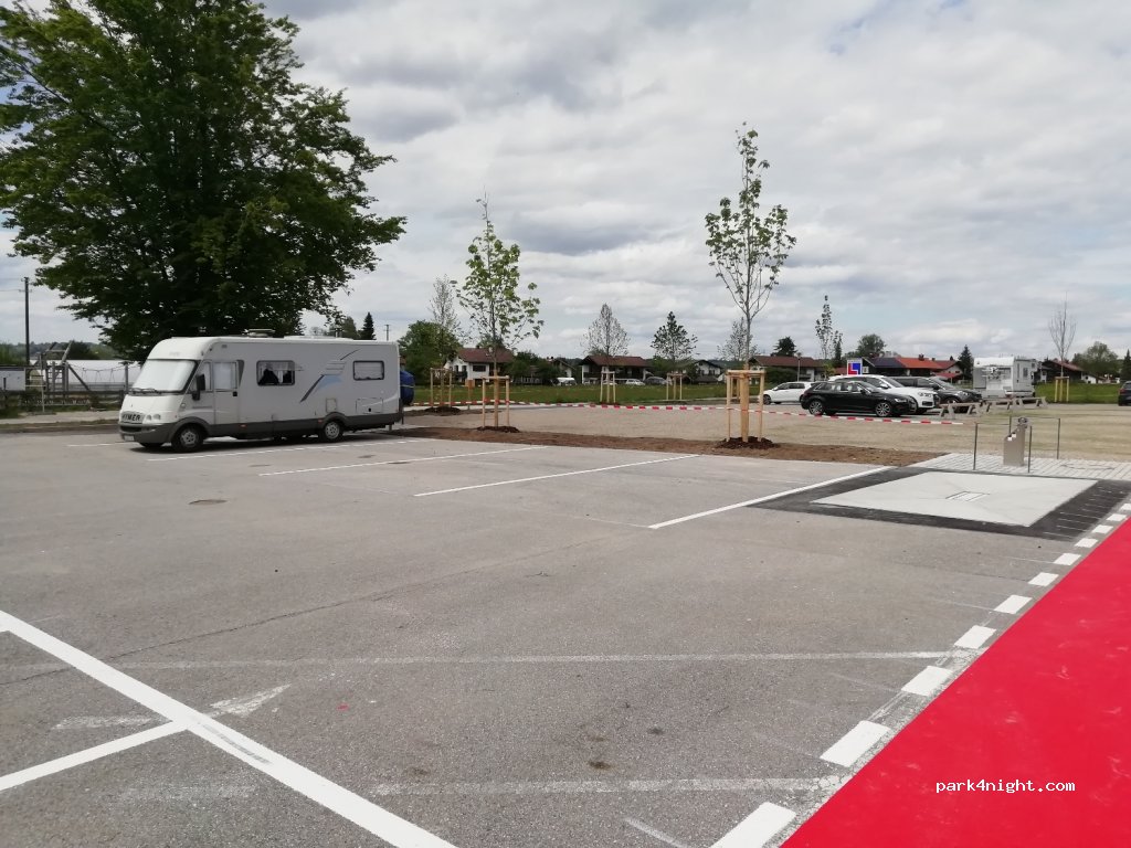 Wohnmobilstellplatz am Solarfreibad | Ohlstadt — foto