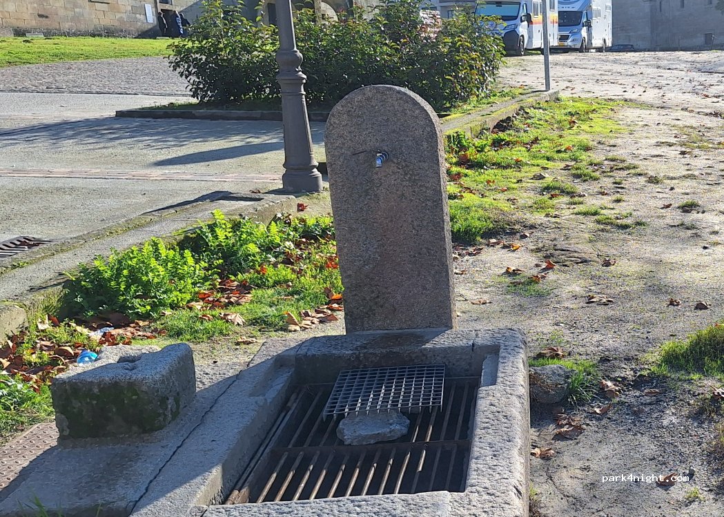 (32660) Allariz - 15 Rúa Campo da Barreira — foto 4