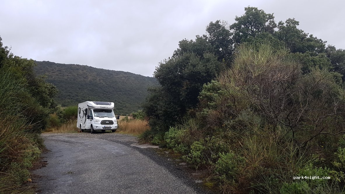 (11350) Cucugnan - Route de Duilhac — foto