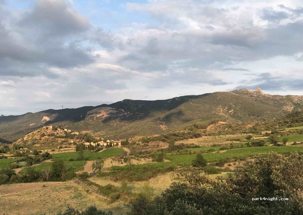 (11350) Cucugnan - Route de Duilhac — foto 2