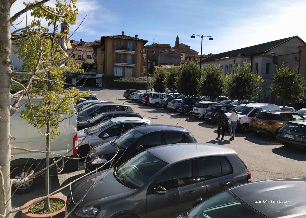 (12064) La Morra - 5B Piazza Vittorio Emanuele — foto