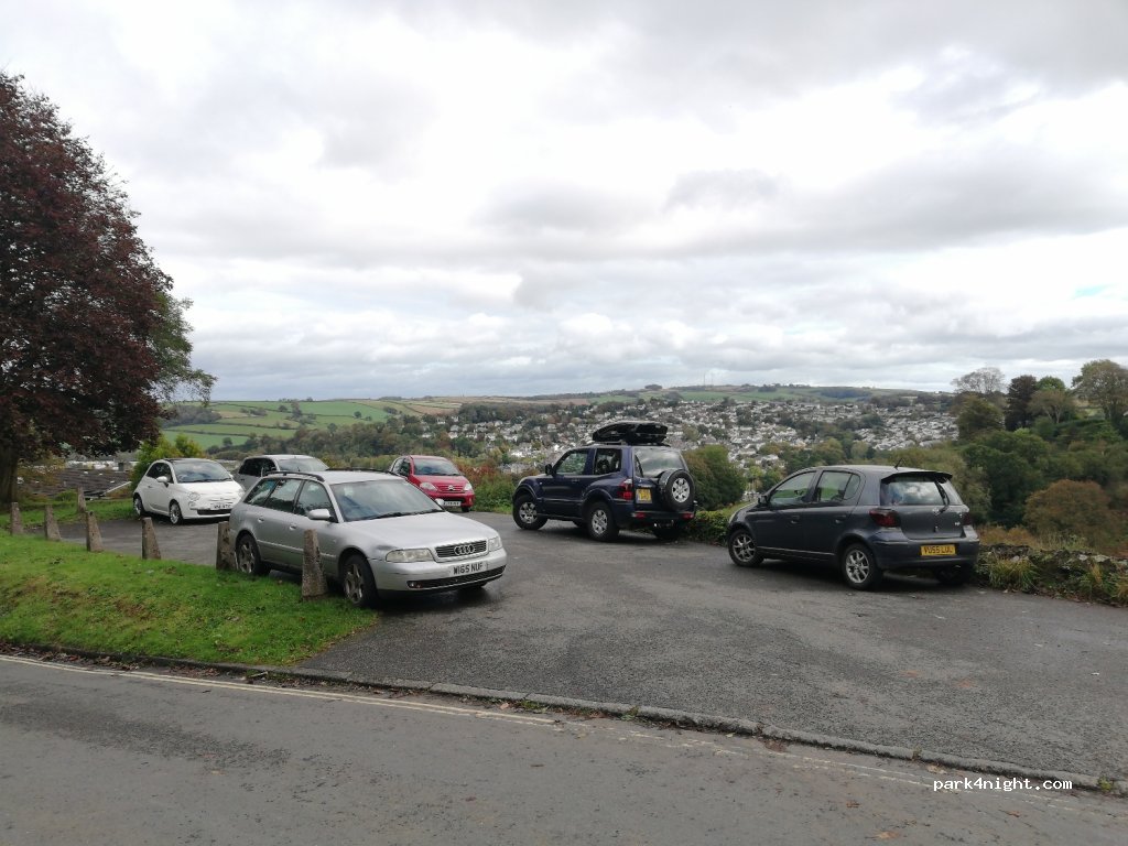 (TQ9 7RX)  - Kingsbridge Hill — foto
