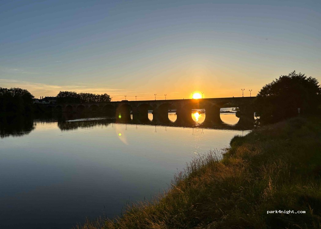 (03000) Moulins - 14 Quai d'Allier — foto 4
