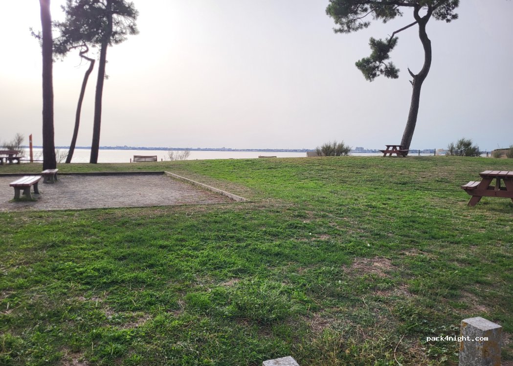(44250) Saint-Brevin-les-Pins - 19 Avenue Dupetit Thouars — foto