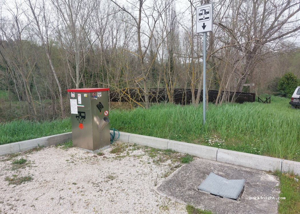 Area Sosta Camper Macerata Feltria — foto 4