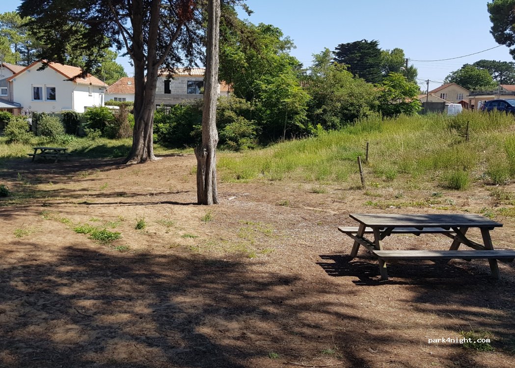 (44730) La Plaine-sur-Mer - Avenue de la Saulzinière — foto 2
