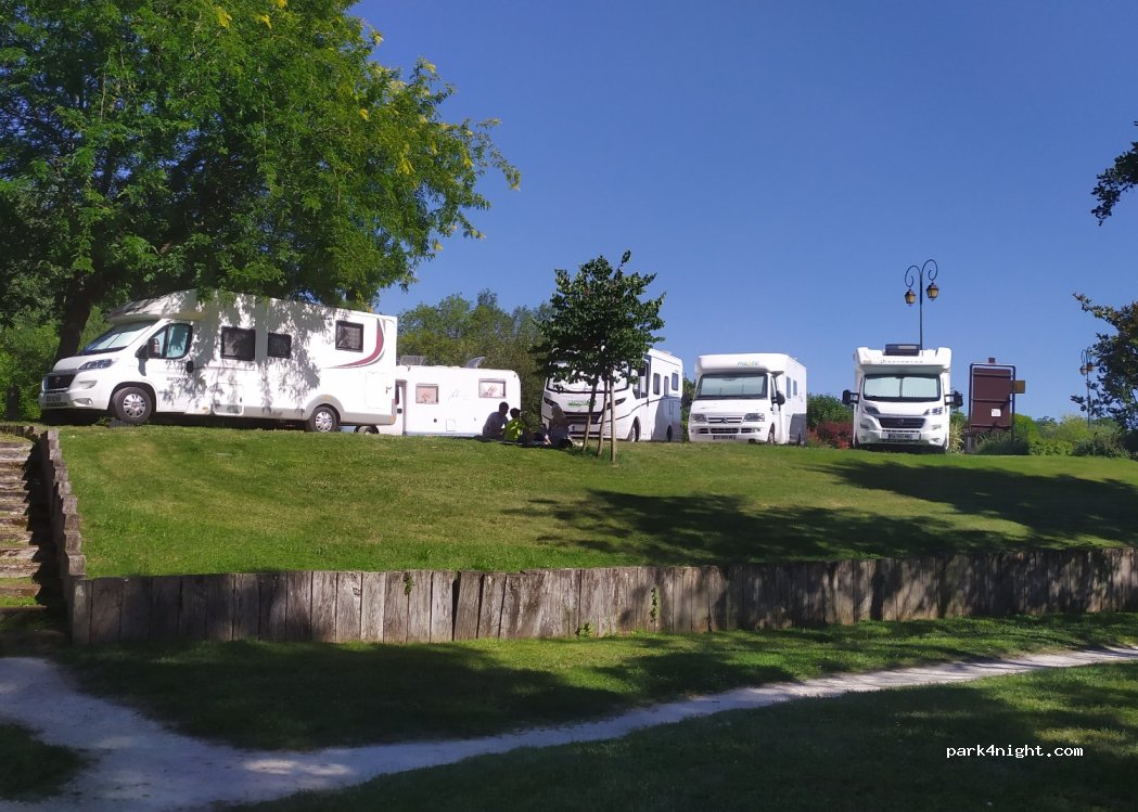 (37600) Loches - Avenue Louis XI — foto