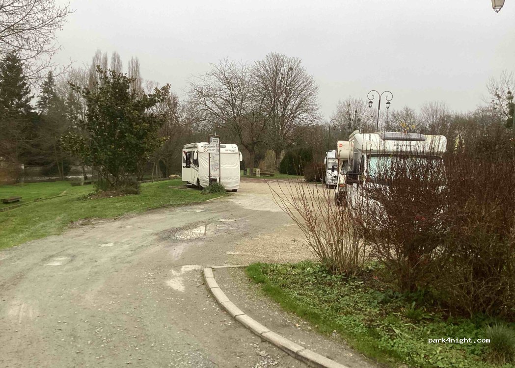 (37600) Loches - Avenue Louis XI — foto 5