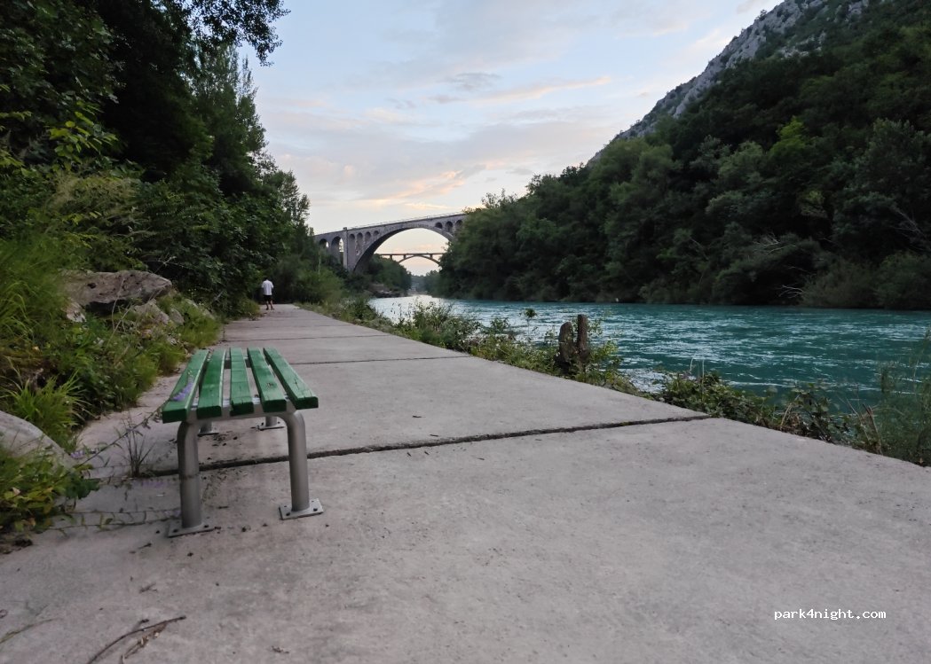 (5250)  - 52 Soška cesta — foto 4