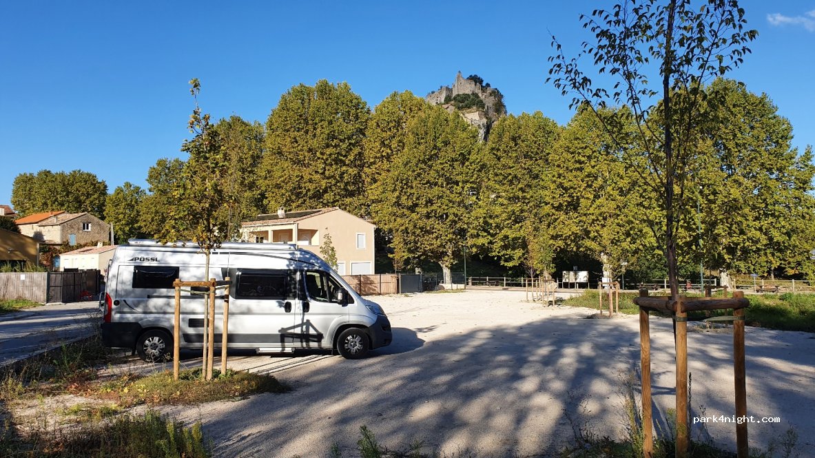(84340) Entrechaux - 15 Route de Mollans — foto