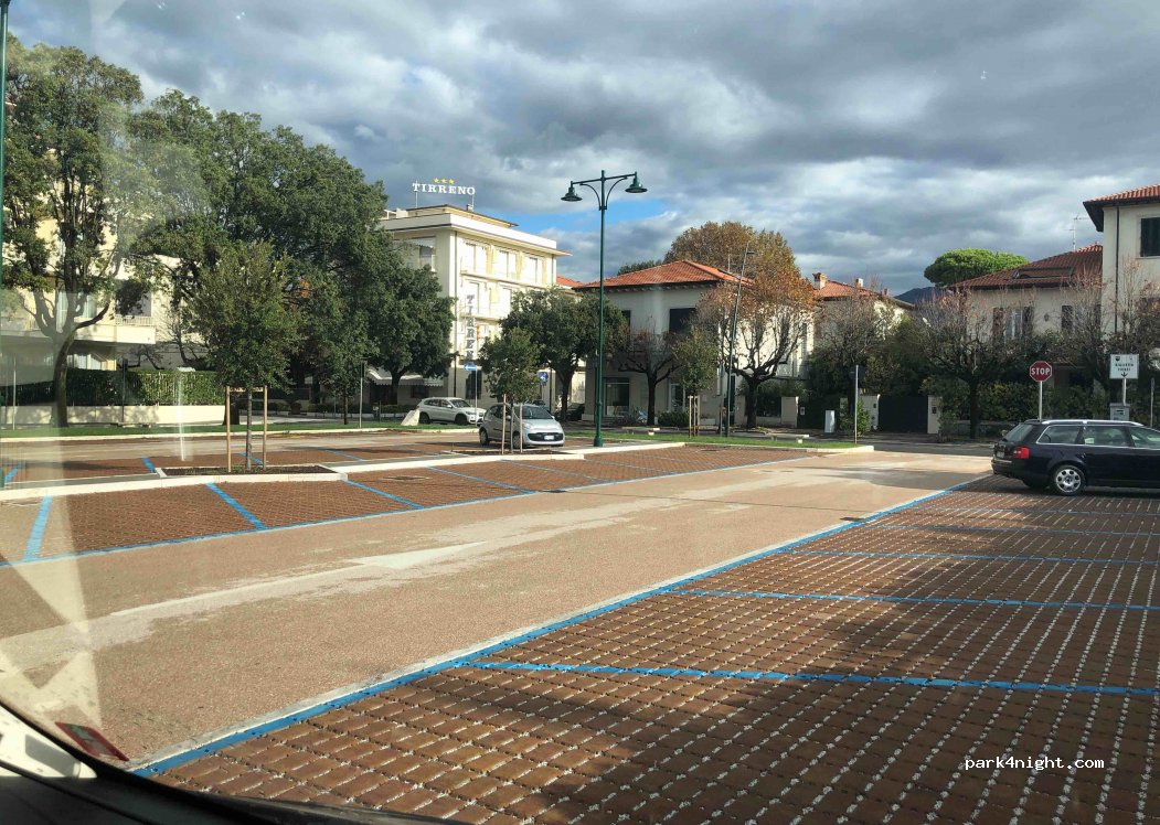 (55042) Forte dei Marmi - 8A Via Giorgini — foto